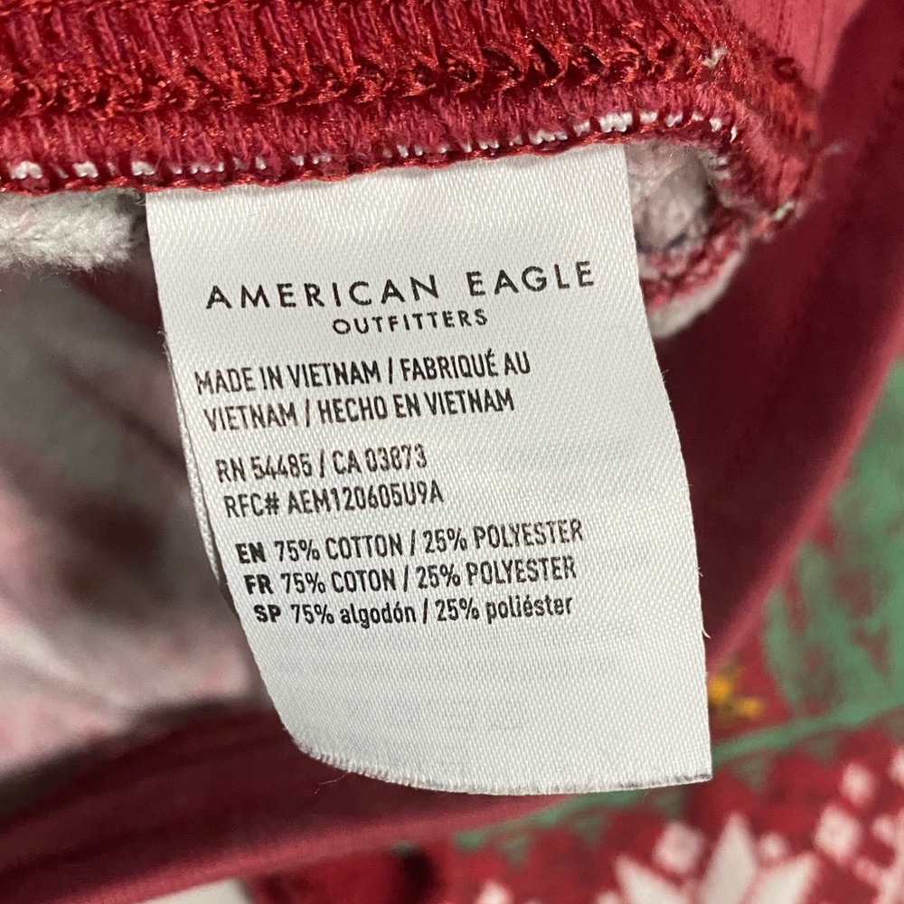 American Eagle x Peanuts Red Snoopy Christmas Jogger Sweat Pants M Fair Isle - Picture 10 of 11